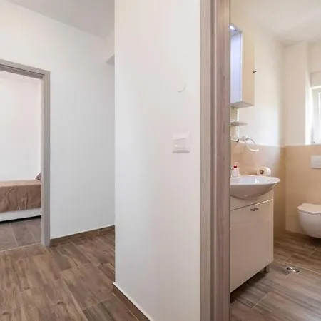Appartamento With Parking Space - 25204