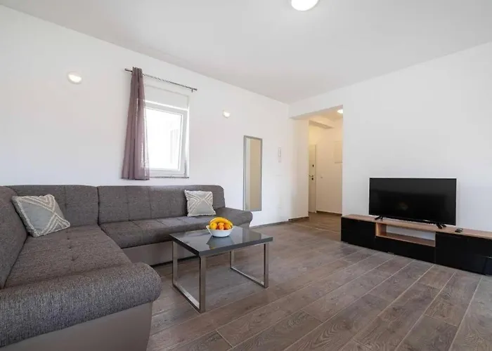 With Parking Space - 25204 Appartement *