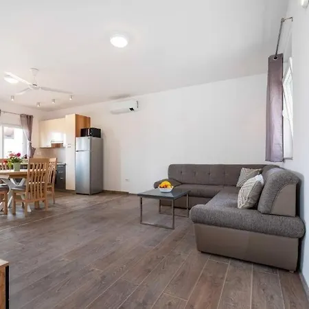 With Parking Space - 25204 * 자다르